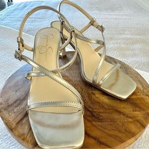 Jessica Simpson Gold Strappy Heels  JP-ELUNAI 8.5